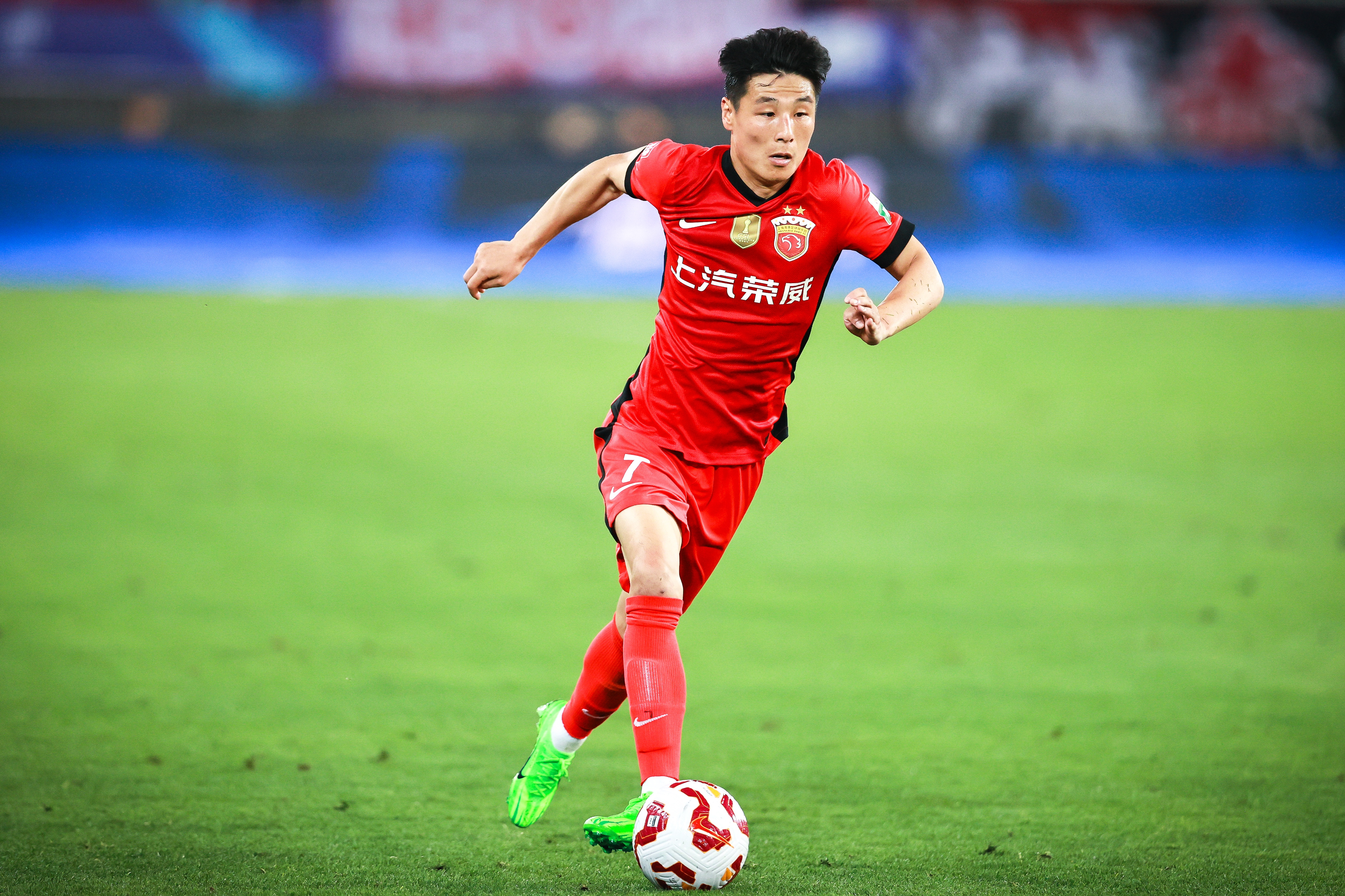 AG官网-东体：武磊去年6月做了膝盖微骨折手术，欧洲豪门信任的医生主刀