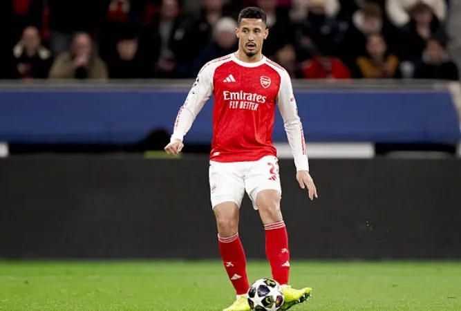 AG注册-萨利巴本场数据：10次丢失球权，6次夺回球权，对抗6胜4